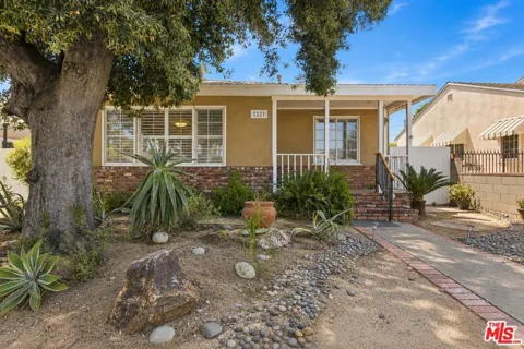 2221 Valley Street