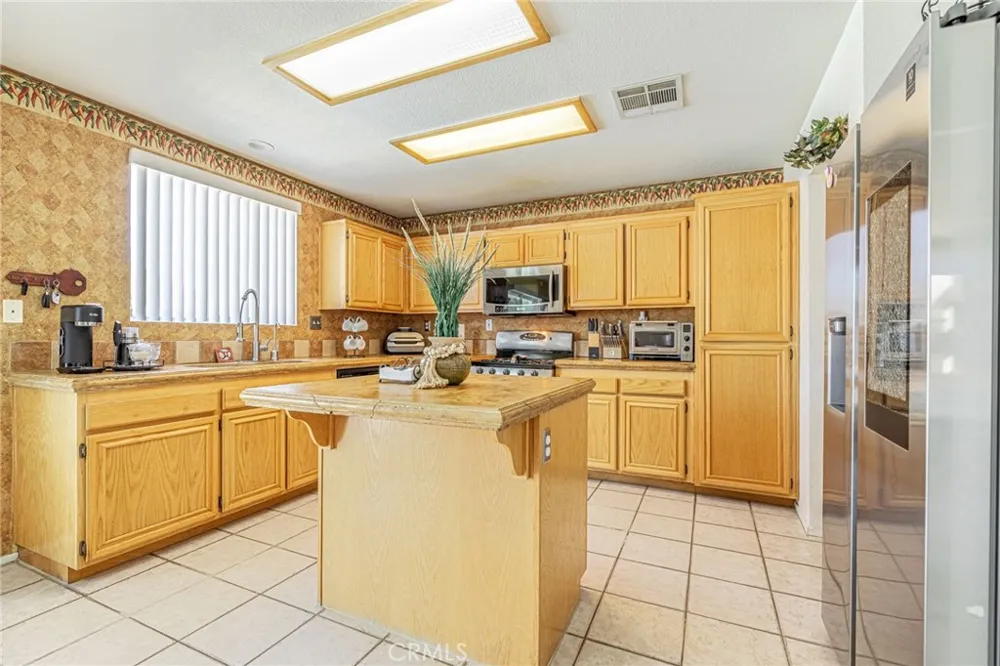 3657 Jasmine Ave Rosamond, CA 93560