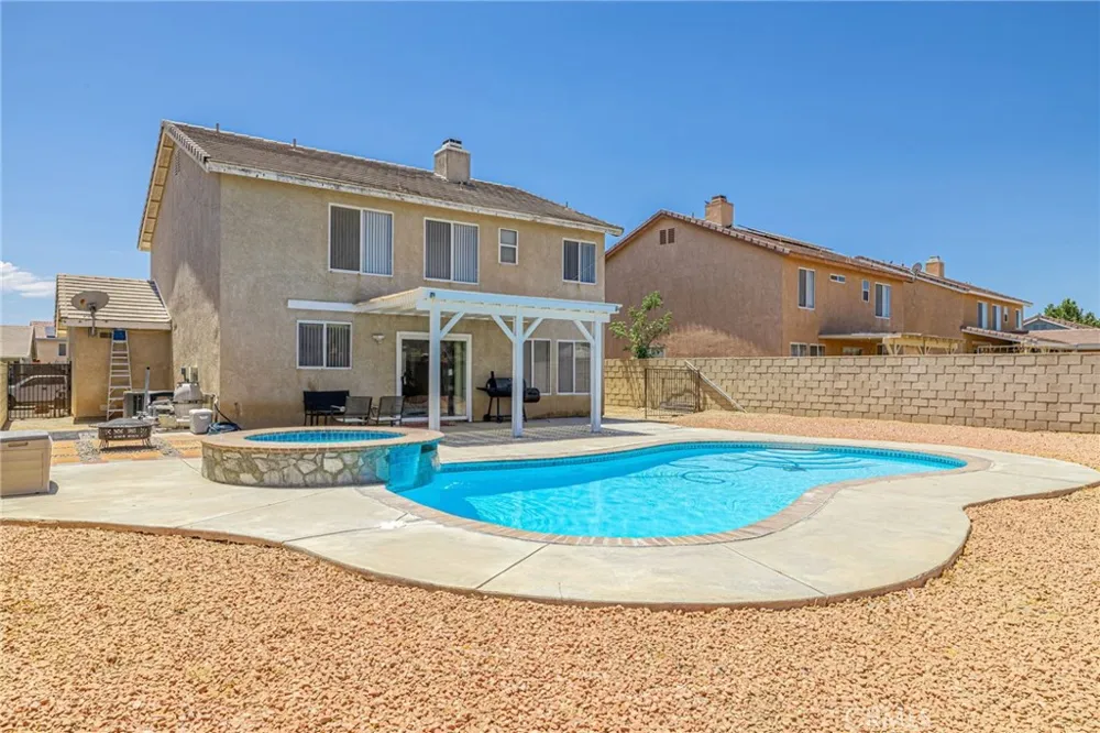 3657 Jasmine Ave Rosamond, CA 93560