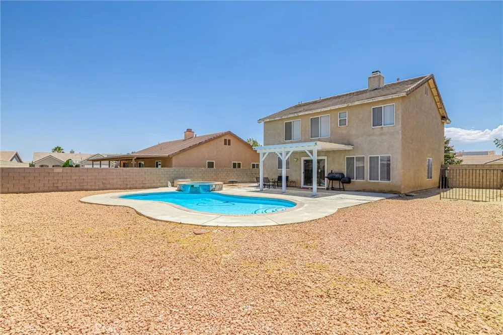 3657 Jasmine Ave Rosamond, CA 93560