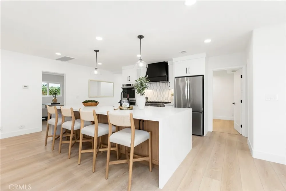 394 Magnolia Street Costa Mesa, CA 92627