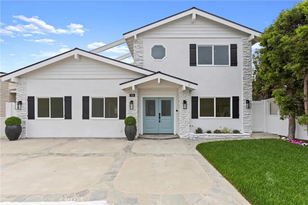394 Magnolia Street Costa Mesa, CA 92627