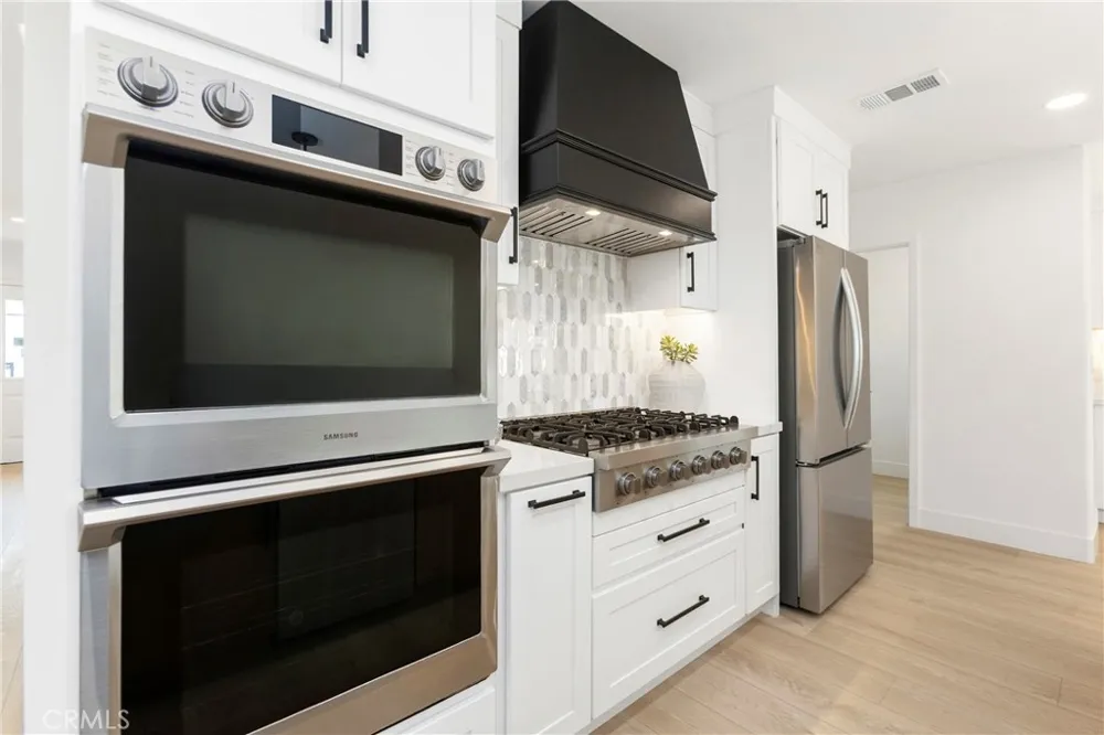 394 Magnolia Street Costa Mesa, CA 92627