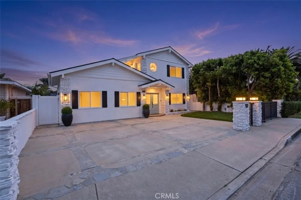 394 Magnolia Street Costa Mesa, CA 92627
