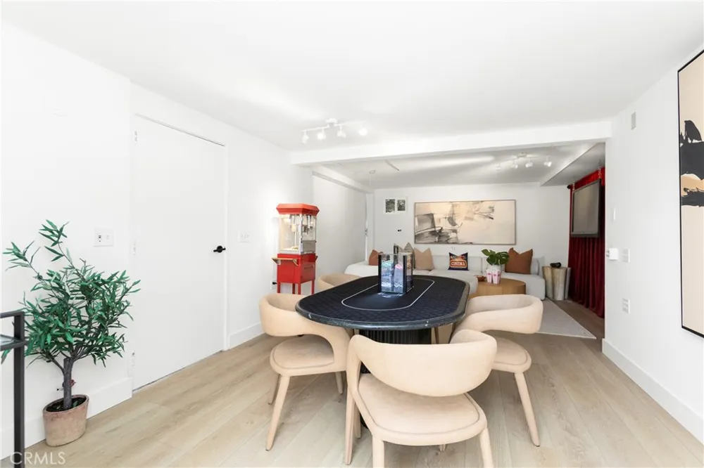 394 Magnolia Street Costa Mesa, CA 92627