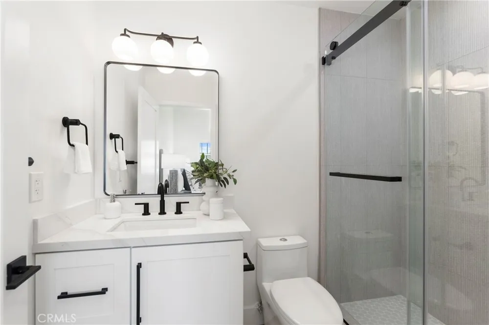 394 Magnolia Street Costa Mesa, CA 92627