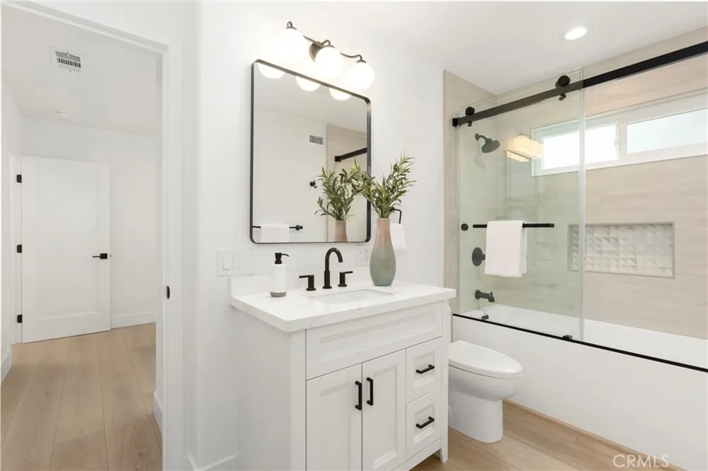 394 Magnolia Street Costa Mesa, CA 92627
