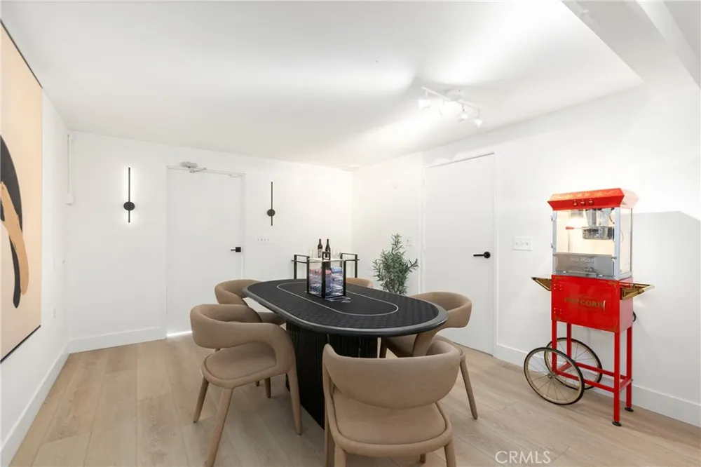 394 Magnolia Street Costa Mesa, CA 92627