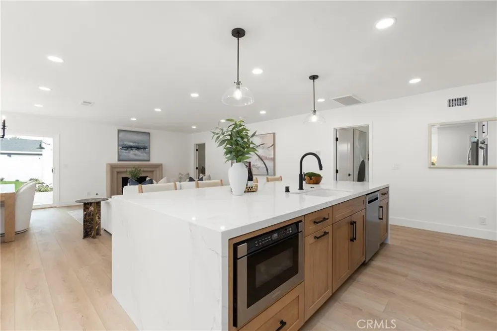 394 Magnolia Street Costa Mesa, CA 92627