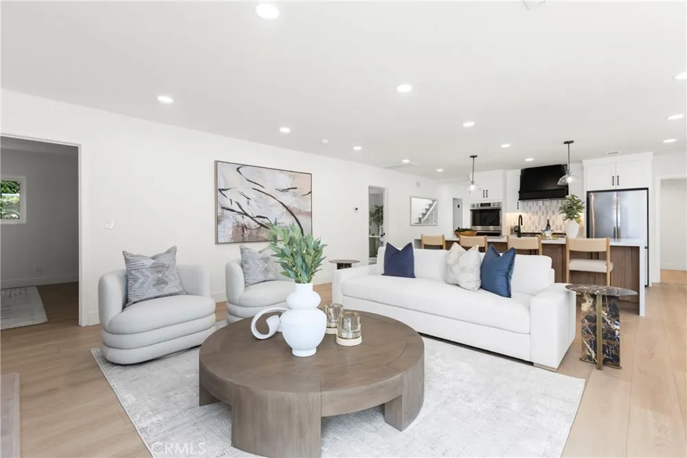394 Magnolia Street Costa Mesa, CA 92627
