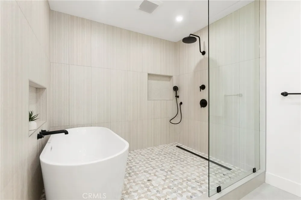 394 Magnolia Street Costa Mesa, CA 92627