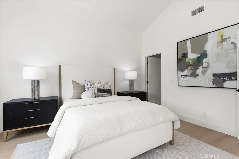 394 Magnolia Street Costa Mesa, CA 92627