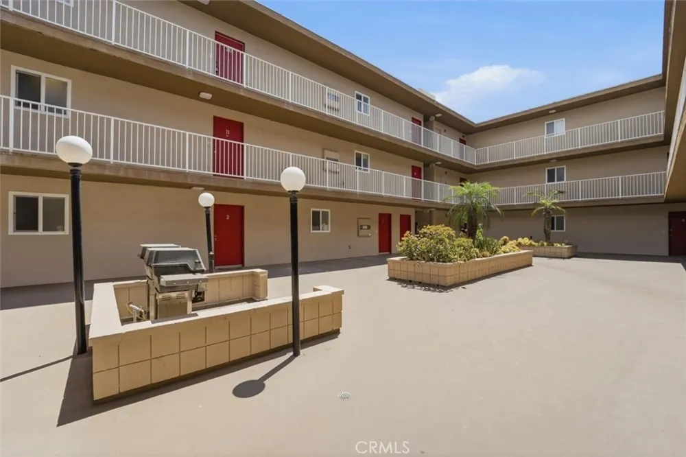 15 15th Street #14 Hermosa Beach, CA 90254