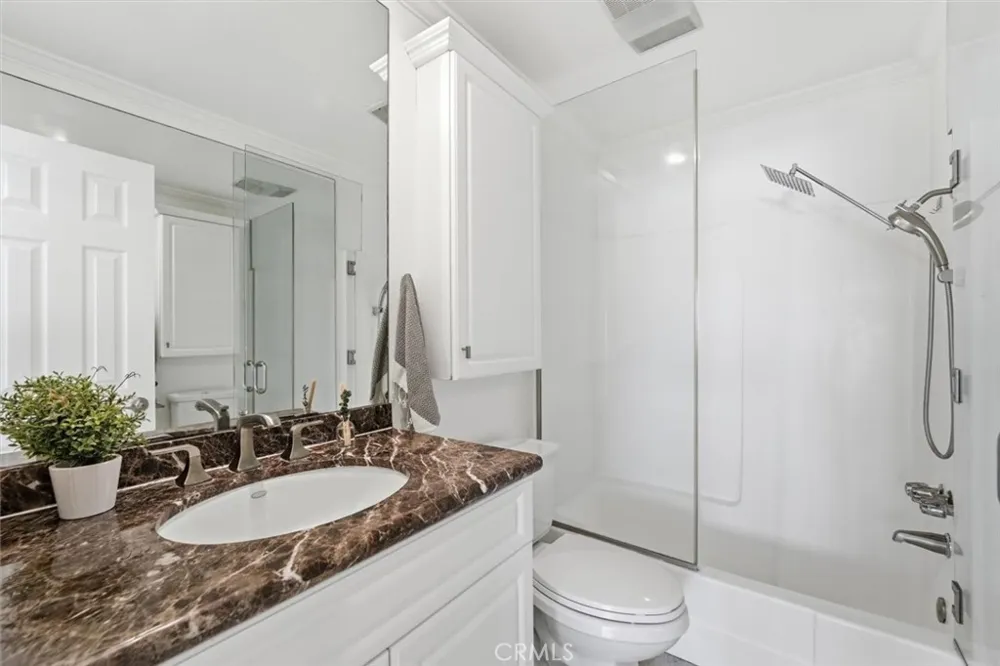 15 15th Street #14 Hermosa Beach, CA 90254