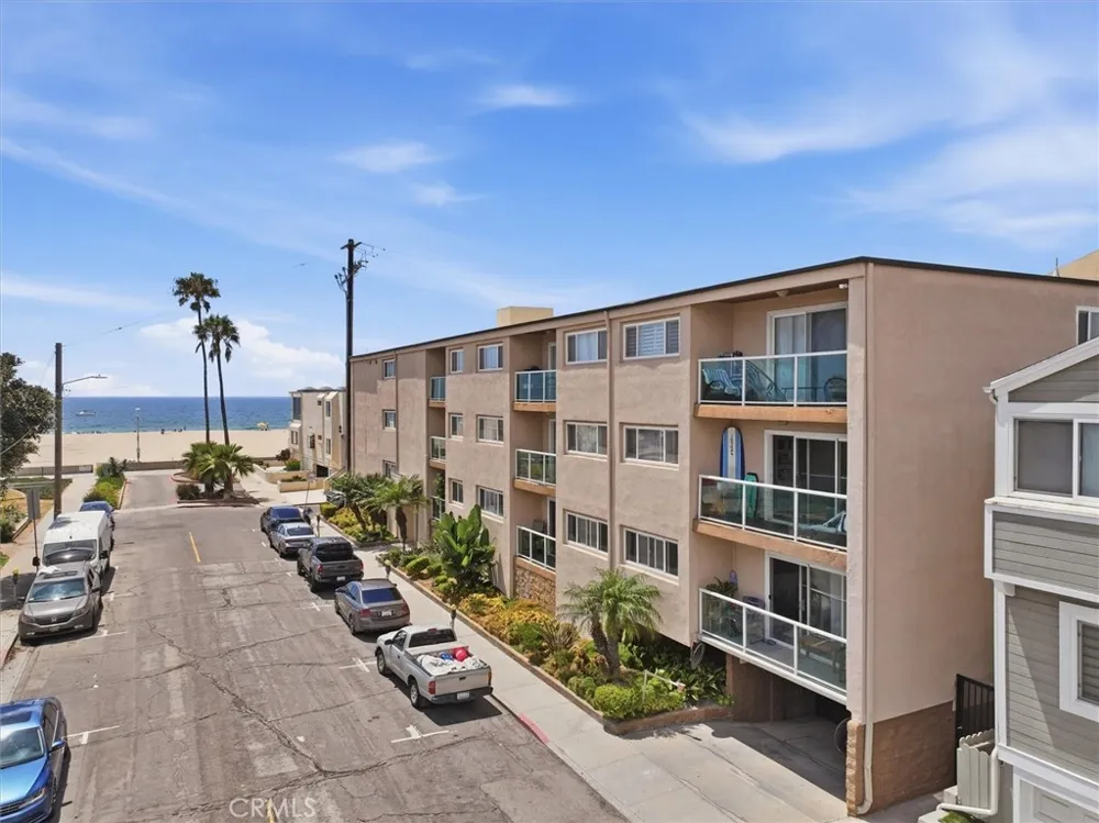 15 15th Street #14 Hermosa Beach, CA 90254