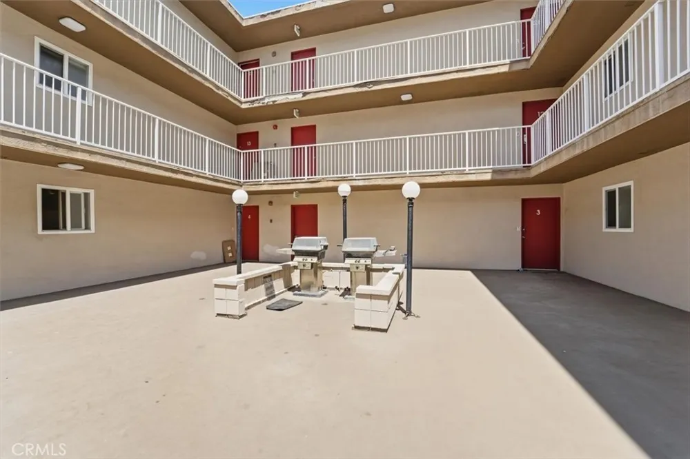 15 15th Street #14 Hermosa Beach, CA 90254