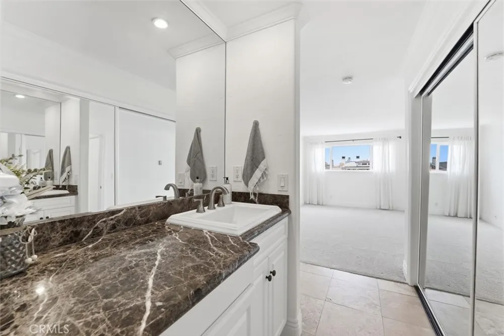15 15th Street #14 Hermosa Beach, CA 90254