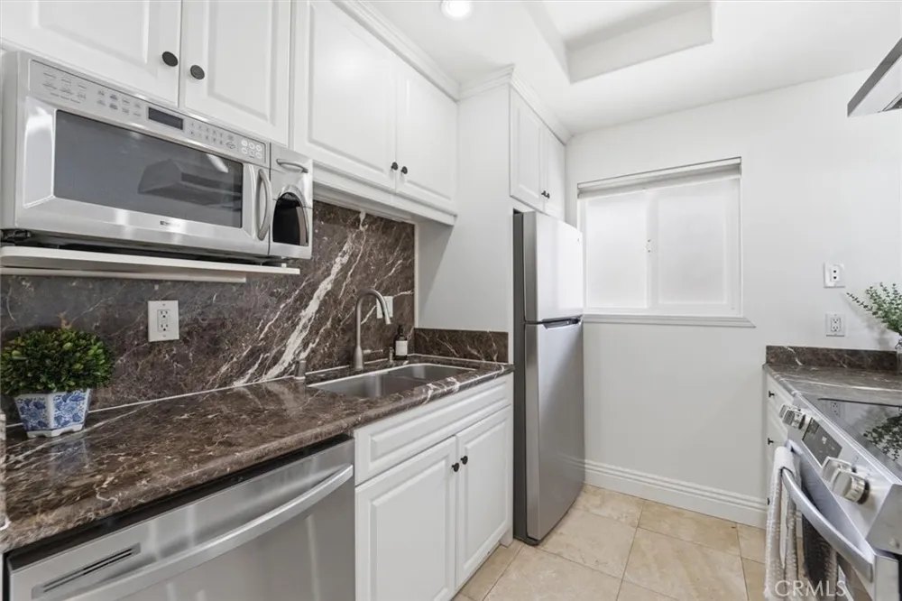 15 15th Street #14 Hermosa Beach, CA 90254