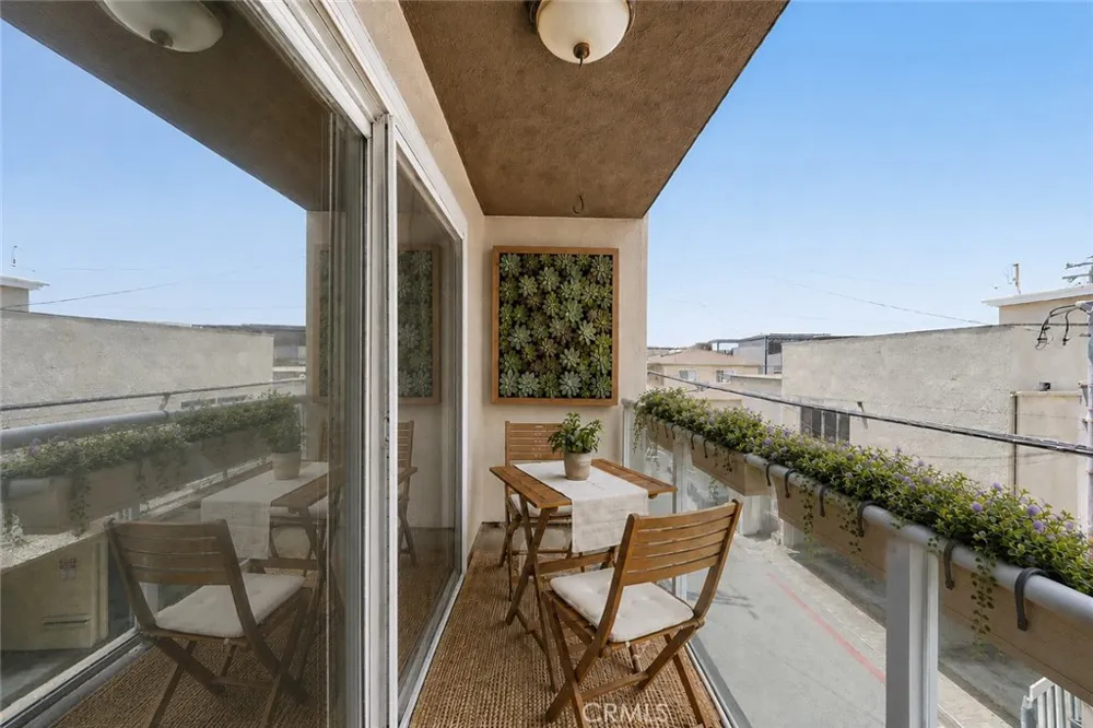 15 15th Street #14 Hermosa Beach, CA 90254