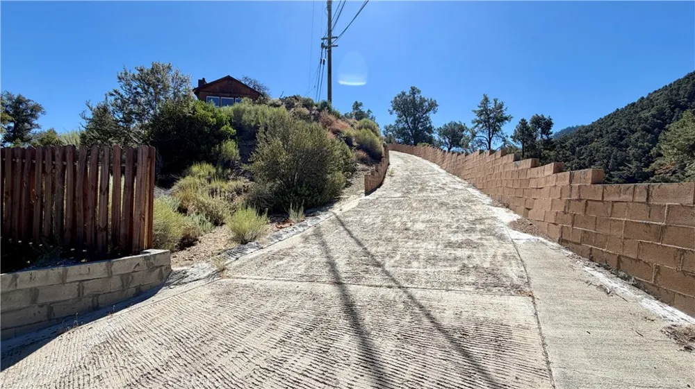 14921 Ward Drive Pine Mountain Club, CA 93225