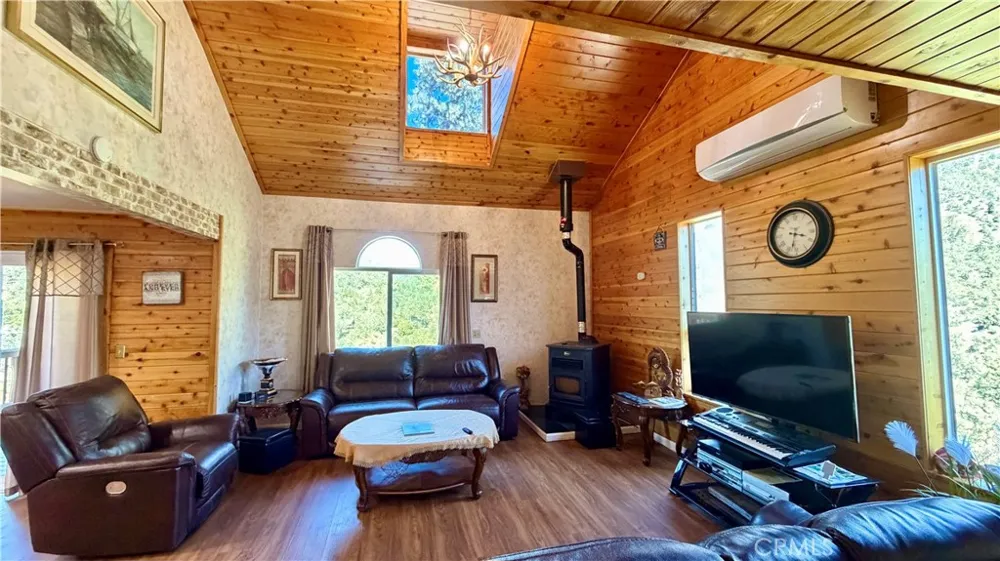 14921 Ward Drive Pine Mountain Club, CA 93225