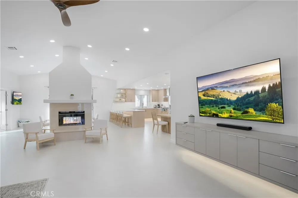 68135 Tachevah Drive Cathedral City, CA 92234