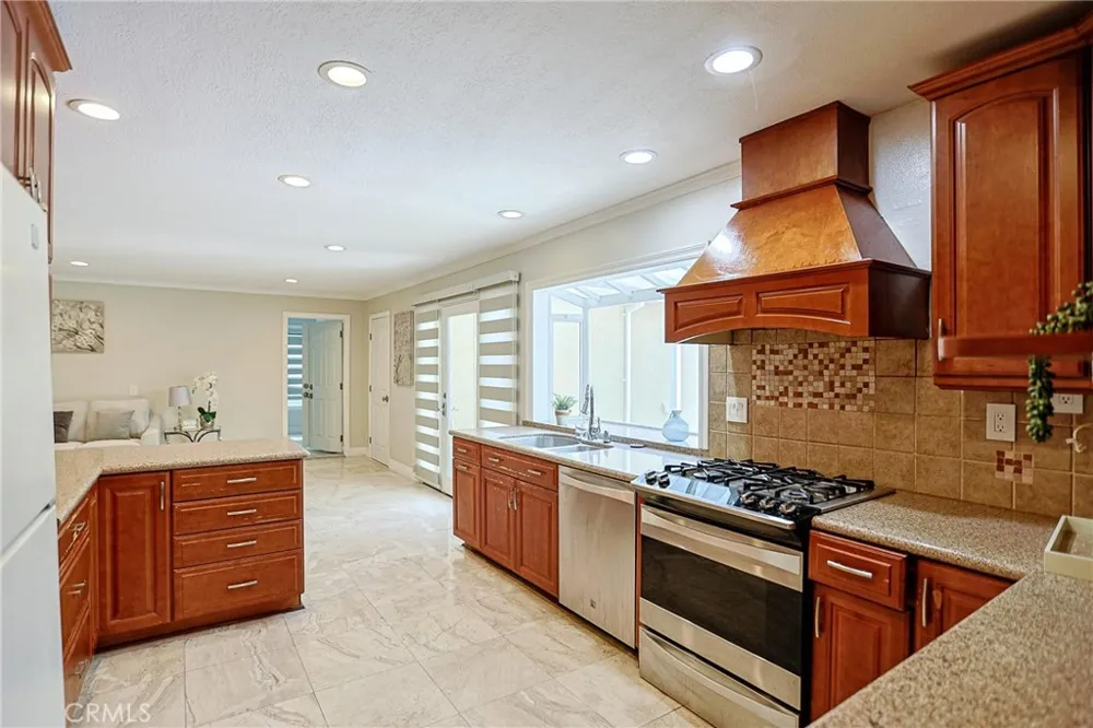 8563 Amazon River Fountain Valley, CA 92708