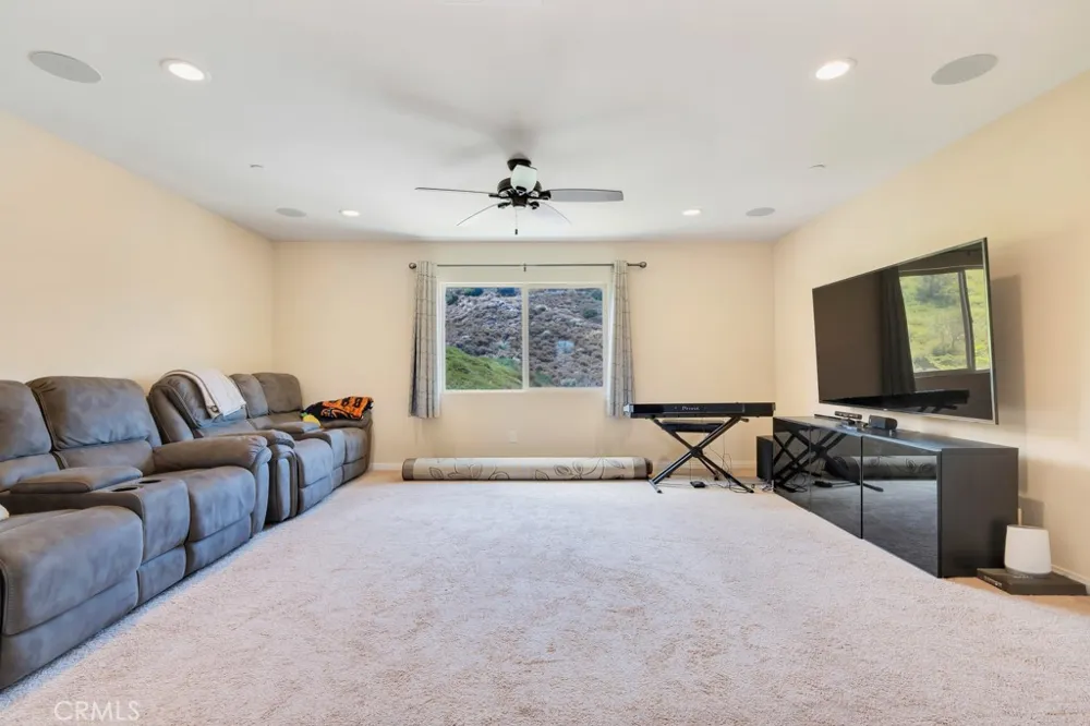 16872 Royal Pines Lane Canyon Country, CA 91387