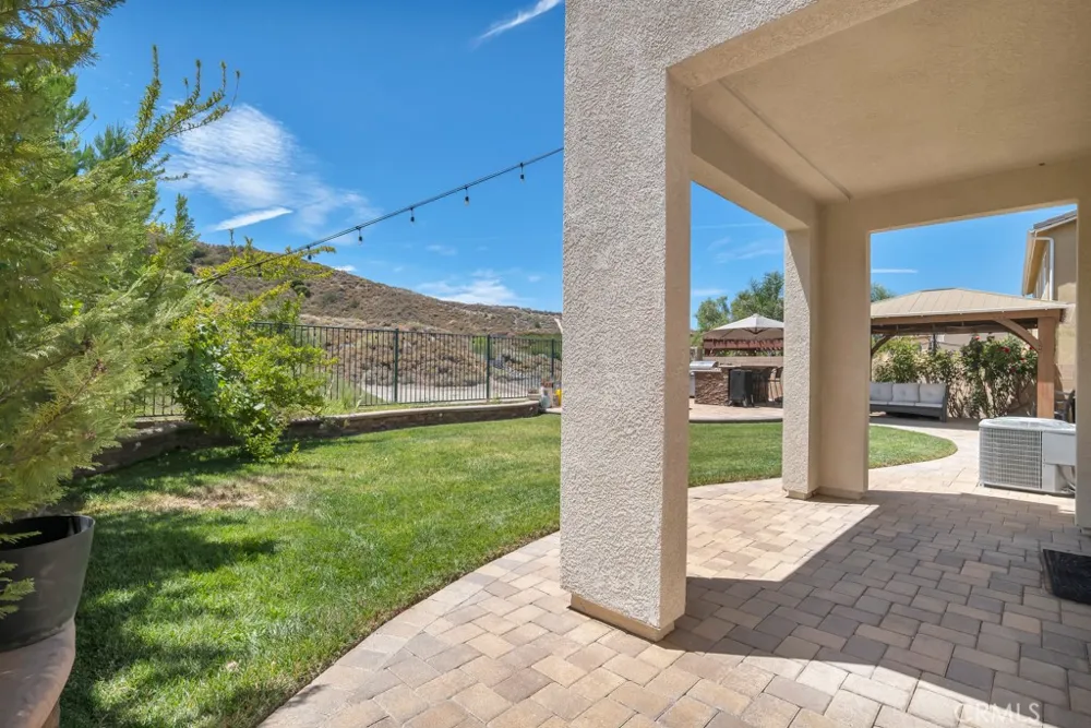 16872 Royal Pines Lane Canyon Country, CA 91387