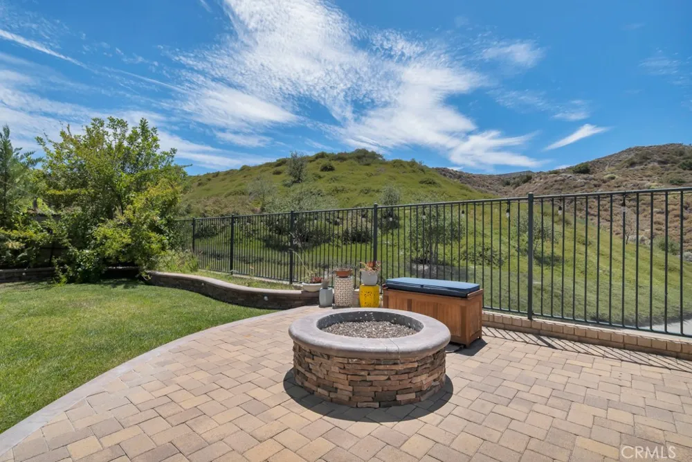 16872 Royal Pines Lane Canyon Country, CA 91387
