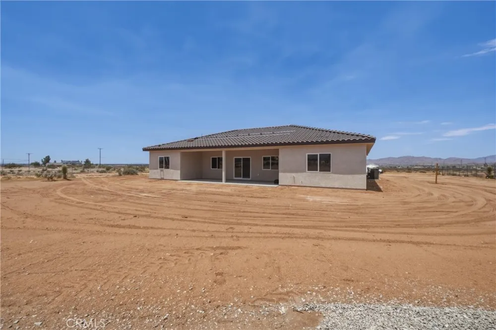23505 Del Oro Road Apple Valley, CA 92308