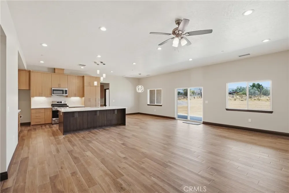 23505 Del Oro Road Apple Valley, CA 92308