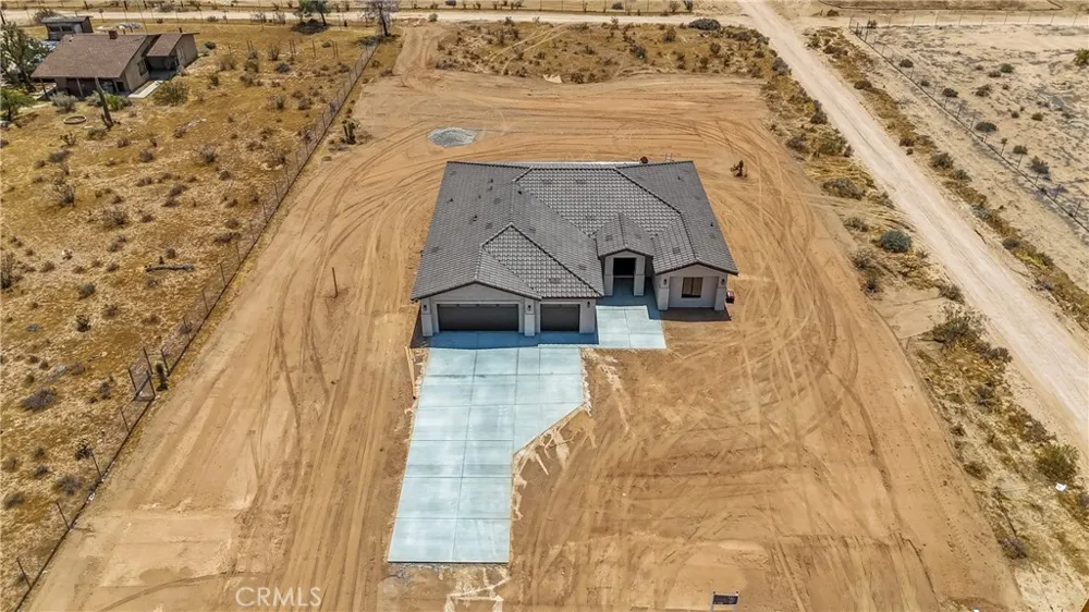 23505 Del Oro Road Apple Valley, CA 92308