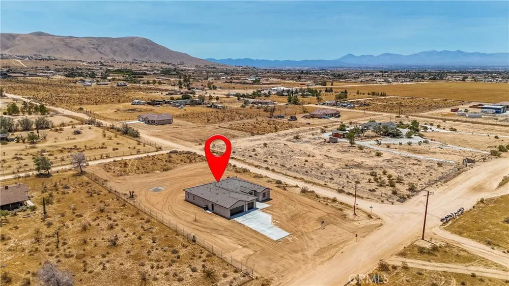 23505 Del Oro Road Apple Valley, CA 92308