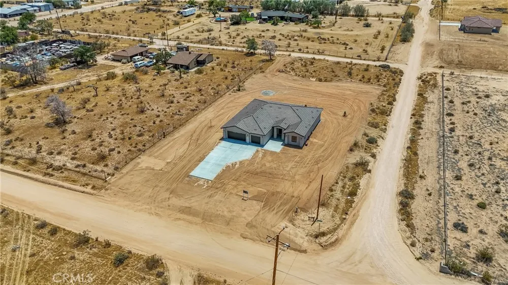 23505 Del Oro Road Apple Valley, CA 92308