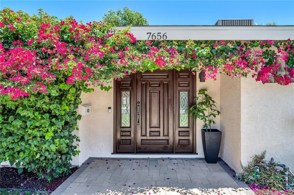 7656 Lasaine Northridge, CA 91325