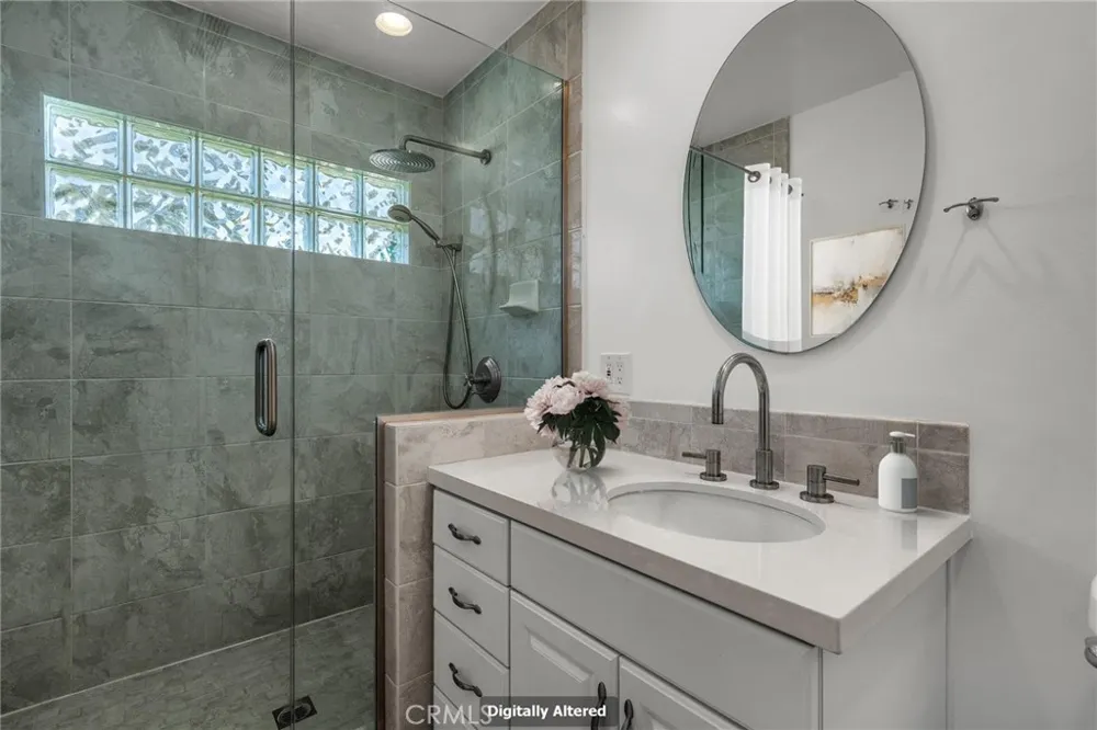7656 Lasaine Northridge, CA 91325