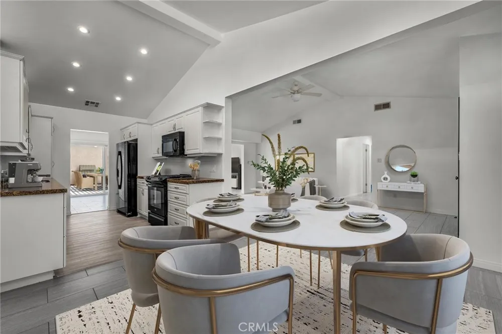7656 Lasaine Northridge, CA 91325