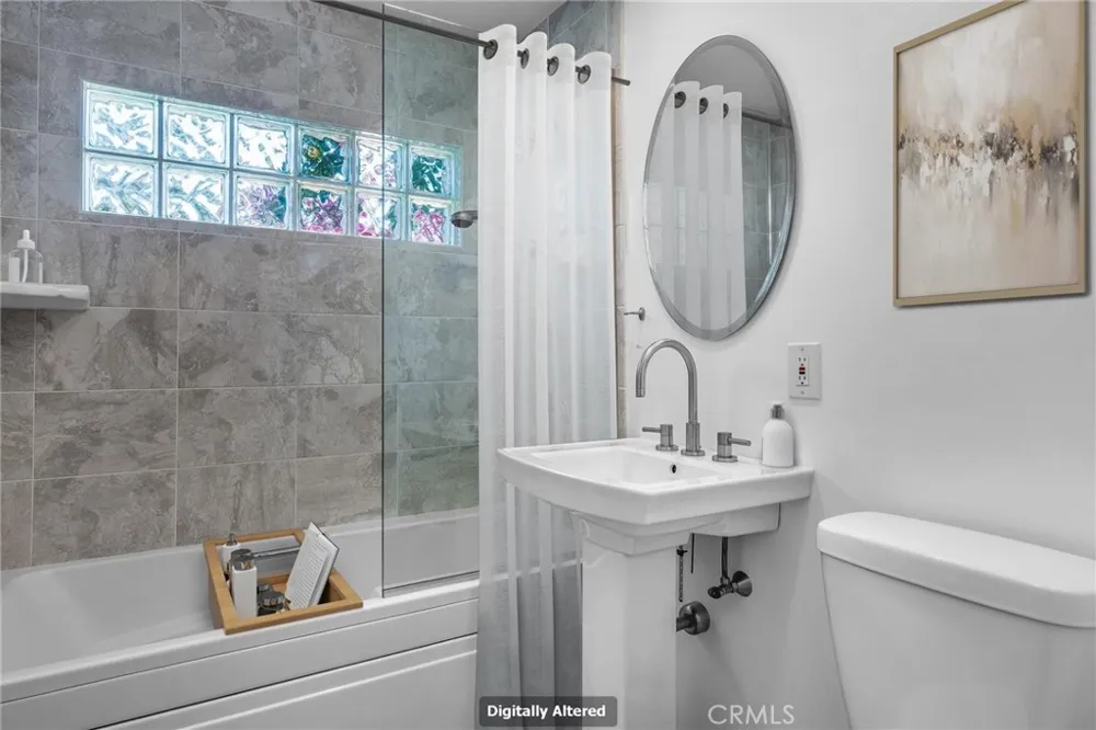 7656 Lasaine Northridge, CA 91325