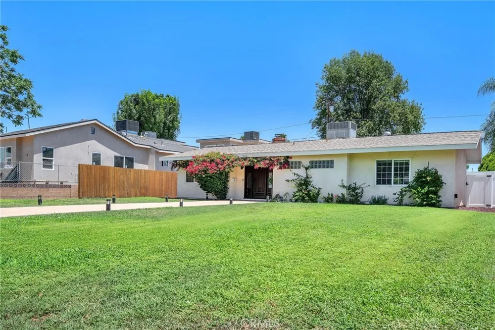 7656 Lasaine Northridge, CA 91325