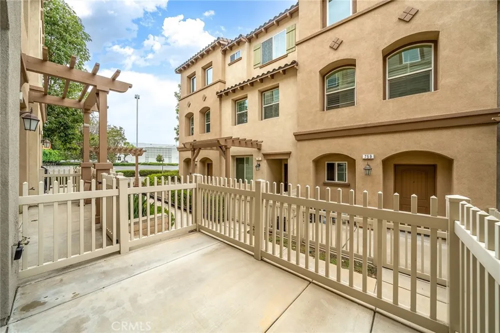 758 E Matchwood Azusa, CA 91702