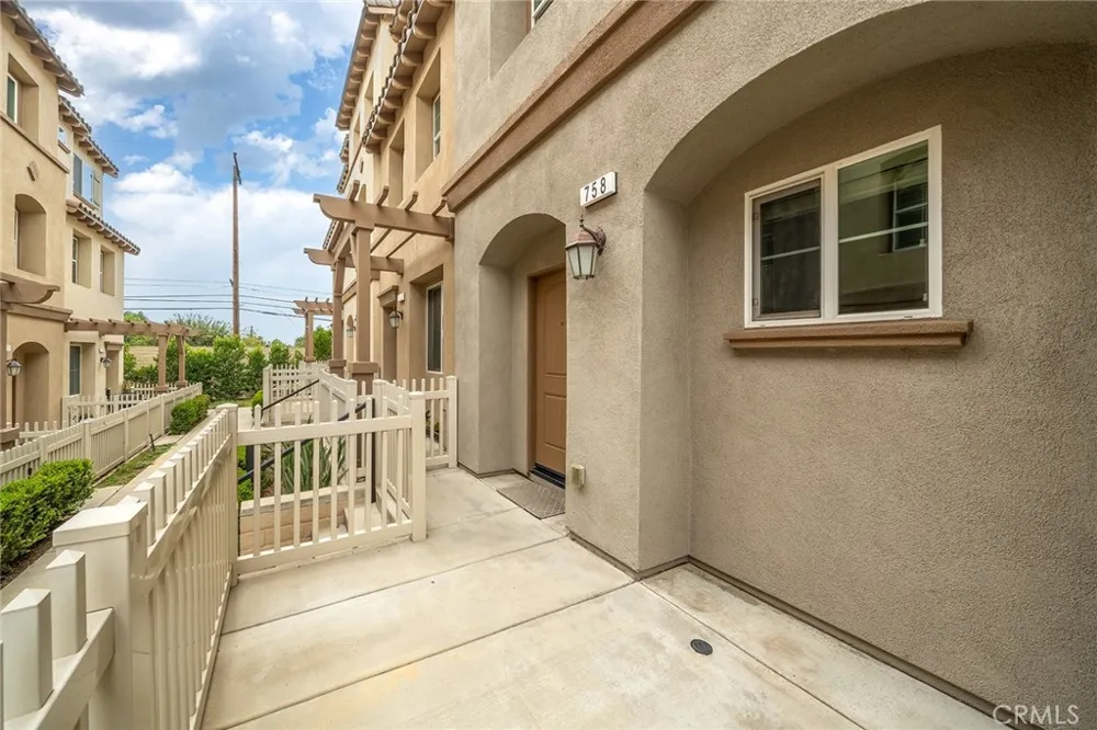 758 E Matchwood Azusa, CA 91702