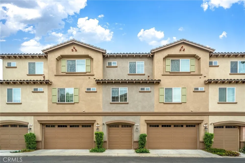 758 E Matchwood Azusa, CA 91702