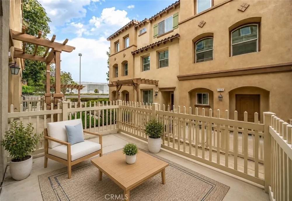 758 E Matchwood Azusa, CA 91702