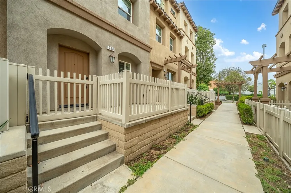 758 E Matchwood Azusa, CA 91702