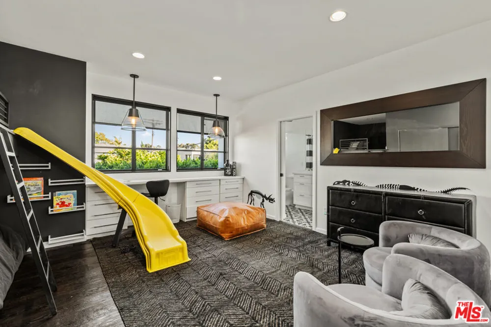 3159 Thatcher Avenue Marina del Rey, CA 90292