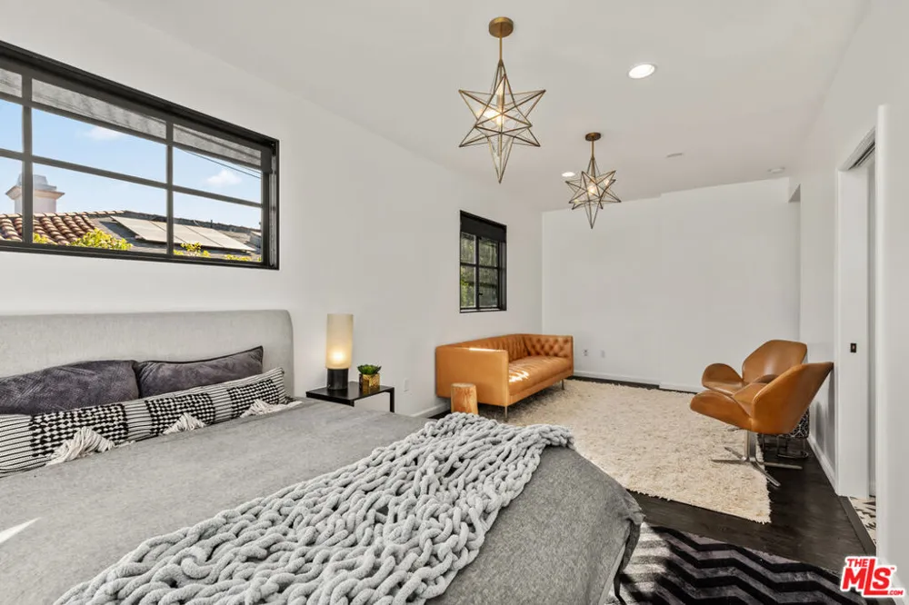 3159 Thatcher Avenue Marina del Rey, CA 90292