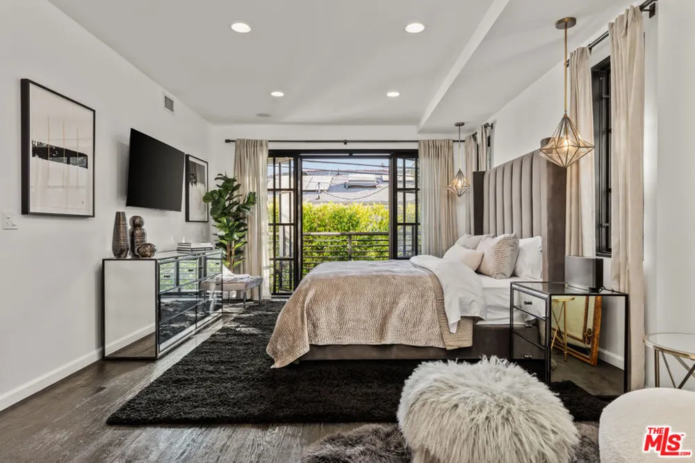 3159 Thatcher Avenue Marina del Rey, CA 90292