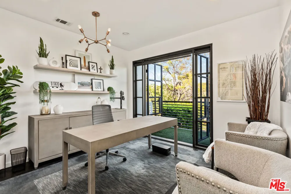 3159 Thatcher Avenue Marina del Rey, CA 90292