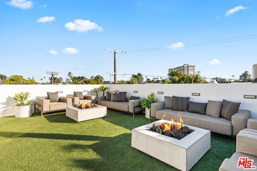 3159 Thatcher Avenue Marina del Rey, CA 90292